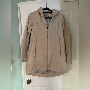 Women's lululemon right as rain jacket cream